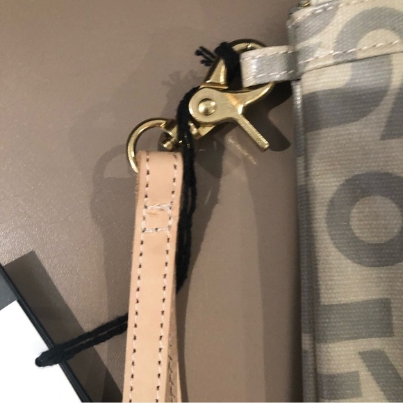 b•tL/ World Tote/ NWT/ 3 piece / Set pouch/tan - Picture 5 of 8